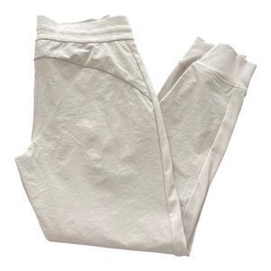 Athleta Headlands Hybrid jogger in the color Oyster